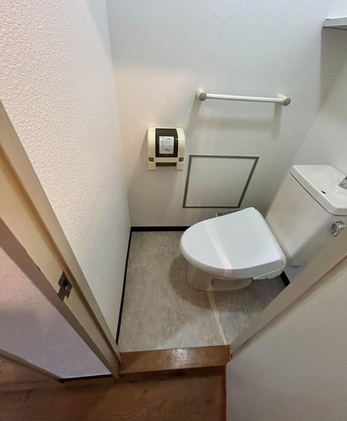 トイレの床張替え（施工後）